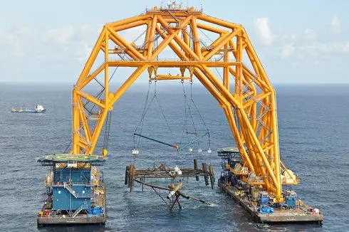 海洋工程中大型钢结构物吊装特点
